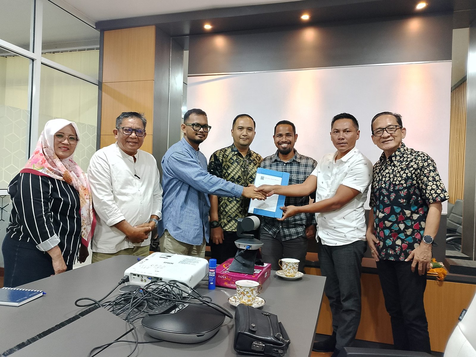 KBOBABEL.COM (Pangkalpinang) – Dinamika persoalan pertimahan di Bangka Belitung kembali mendapat sorotan. Forum Bangka Belitung Menggugat (BBM) tampil memberikan sikap resmi melalui audiensi dengan manajemen PT Timah Tbk, Jum'at (3/10/2025). 