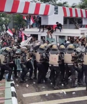 Usai Demo Ricuh, PT Timah Setujui Naikkan Harga Pasir Timah SN 70 ke Rp 300 Ribu per Kg