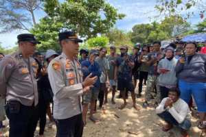 Jaga Laut dan Hak Nelayan, Kapolsek Mentok Pimpin Himbauan Hentikan Tambang Timah Ilegal di Perairan Bangka Barat