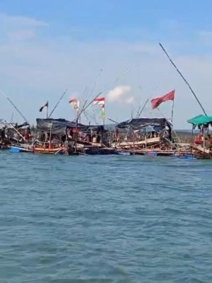 Rp800 Ribu untuk Hukum yang Tumpul: Skema Ilegal di Laut Keranggan