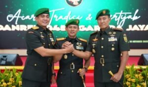 sertijab-danrem-045-gaya-mayjen-ujang-darwis-pimpin-upacara