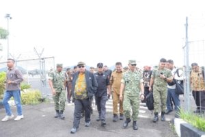 Gubernur Hidayat Arsani Sambut Hangat Kedatangan Jampidsus dan Kepala BPKP di Bandara Depati Amir