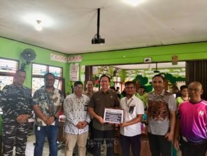 Dukung Program MBG, PT TIMAH Serahkan Ratusan Peralatan Makan dan Alat Tulis untuk Siswa SDN 24 Tanjungpandan