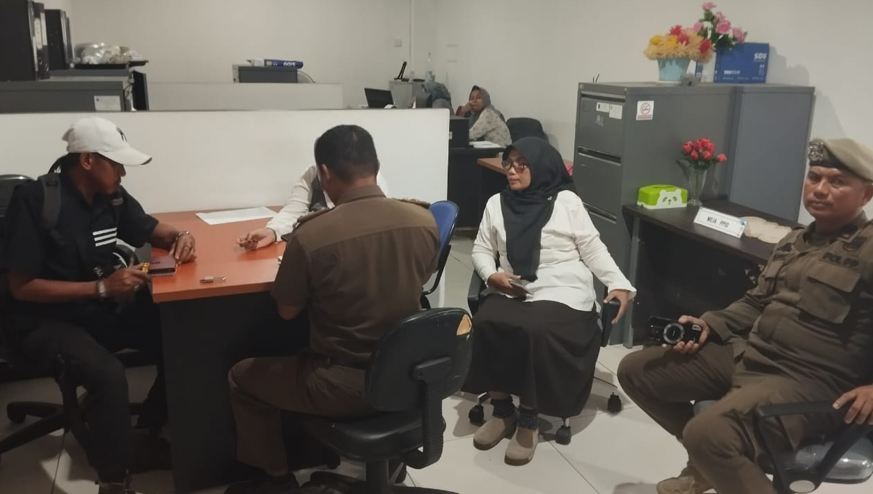Caption : DI oknum wartawan media online di Bangka Belitung saat dikonfirmasi oleh Satpol PP Pemprov Babel terkait kedatangan ke KI Babel