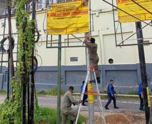Skandal Reklame Ilegal di Pangkalpinang: Satpol PP Bertindak, Nama Dosen SMO Ikut Terseret