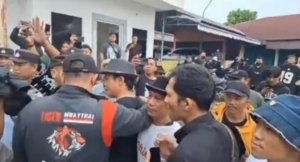 Ngamen Saat Sidang Berlangsung? Aksi Batara CS Dinilai Langgar UU dan Ganggu Indepedensi Hakim