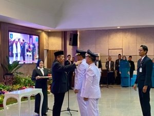 Hidayat Arsani Lantik Fery Insani dan Syahbudin, Tegaskan Janji Jabatan Harus Ditepati