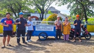 Permudah Jemput Sampah ke Rumah Warga, PT TIMAH Tbk Serahkan Motor Operasional untuk Bank Sampah Basayan Berseri