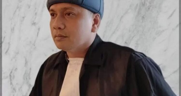 KBOBABEL.COM (PANGKALPINANG) – Arah penanganan kasus dugaan penipuan atau penggelapan bahan material senilai Rp825.318.000 yang sempat menyeret nama Gubernur Kepulauan Bangka Belitung, Hidayat Arsani, mengalami perubahan signifikan. Minggu (14/12/2025).