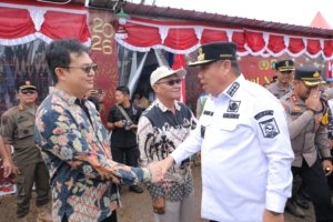 Bupati Markus Ungkap Rencana Dermaga Baru Saat Tinjau Arus Nataru di Tanjung Kalian