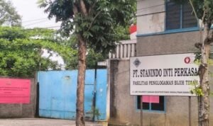 KBOBABEL.COM (Bangka Belitung) – Publik kembali diguncang oleh mencuatnya dugaan pembongkaran dan pencurian balok timah dalam jumlah besar yang terjadi pada awal Desember 2025 di dalam gudang perusahaan smelter peleburan timah PT Stanindo Inti Perkasa, milik Suwito Gunawan alias Awi, yang berlokasi di kawasan industri Jalan Laksamana Malahayati, Temberan, Kecamatan Bukit Intan, Kota Pangkalpinang. Senin (29/12/2025).