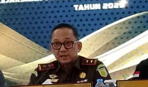 KBOBABEL.COM (Pangkalpinang) — Kendati tidak tercantum dalam laporan refleksi akhir tahun capaian kinerja bidang intelijen Kejaksaan Tinggi Kepulauan Bangka Belitung (Kejati Babel) tahun 2025, perkara penggalian dan raibnya 200 ton balok timah di area smelter PT Tinindo Inter Nusa, milik terpidana kasus korupsi timah Hendri Lie, dipastikan *tetap akan ditindaklanjuti*. Selasa (30/12/2025).
