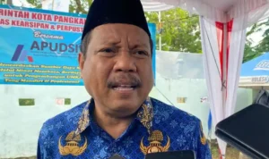 Wali-Kota-Pangkalpinang-Saparudin-pakai-baju-korpri