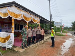 Pengamanan NATARU di Kelapa: Babinsa TNI AD Perkuat Rasa Aman dan Ketertiban Publik