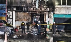 labfor-polri-gelar-olah-tkp-di-lokasi-kebakaran-gedung-terra-drone-di-jakpus-kurniawandetikcom-1765284085516_169