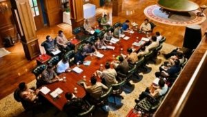 Presiden Prabowo Gelar Rapat di Hambalang, Soroti Penanganan Banjir hingga Insentif Nataru