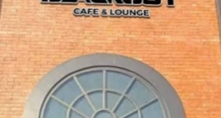 KBOBABEL.COM (PANGKALANBARU, BANGKA TENGAH) — Polemik perizinan Blackout Cafe & Lounge kini memasuki babak baru. Pemerintah Kabupaten Bangka Tengah memastikan bahwa pengelola Blackout telah menerima dua kali teguran tertulis dari dinas teknis terkait. Minggu (11/1/2026).