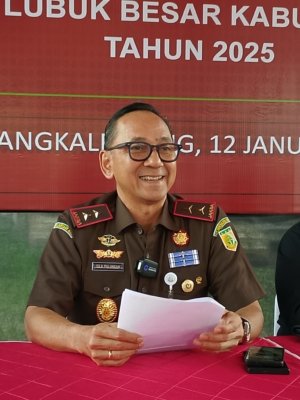 KBOBABEL.COM (PANGKALPINANG) — Kejaksaan Tinggi Kepulauan Bangka Belitung kembali menegaskan keseriusannya memberantas kejahatan pertambangan ilegal. Senin (12/1/2026).