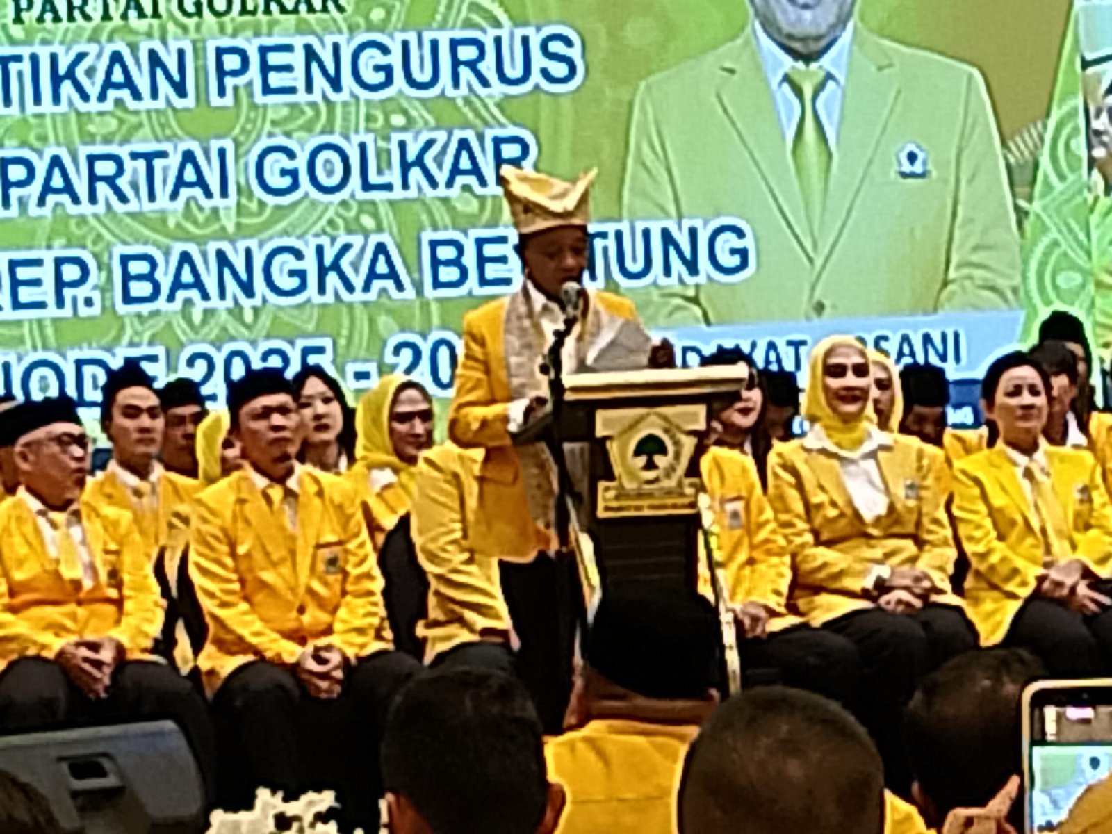 KBOBABEL.COM (Pangkalpinang) — Dewan Pimpinan Daerah (DPD) I Partai Golkar Provinsi Kepulauan Bangka Belitung periode 2025–2030 resmi dilantik pada Minggu (25/1/2026) pukul 10.00 WIB. Prosesi pelantikan berlangsung khidmat di Hotel Grand Aston Emidary Pangkalpinang dan dihadiri ratusan tokoh nasional, daerah, serta kader Partai Golkar se-Provinsi Kepulauan Bangka Belitung.