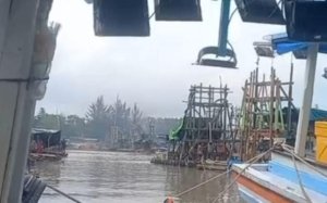 Tambang Timah Ilegal Kembali Marak di Muara Sungailiat, Warga Nelayan Menjerit