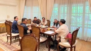 Bahas Rekonstruksi Tiga Provinsi, Prabowo Kumpulkan Dasco hingga Teddy di Widya Chandra