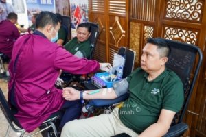HUT ke-30 PT DAK, Anak Usaha PT TIMAH Tbk Gelar Donor Darah dan Salurkan Bantuan Sosial di Bangka dan Lombok