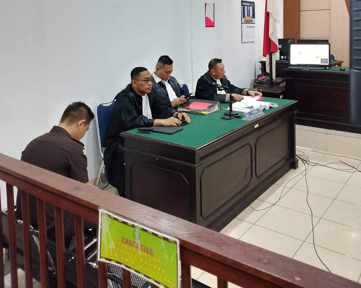 KBOBABEL.COM (Pangkalpinang) — Kejaksaan Negeri (Kejari) Pangkalpinang meluruskan pemberitaan yang menyebutkan jaksa penuntut umum (JPU) mengajukan atau menyarankan upaya *Restorative Justice* (RJ) dalam perkara dugaan kelalaian medis dengan terdakwa dr Ratna Setia Asih yang mengakibatkan meninggalnya Aldo (10). Minggu (1/2/2026)