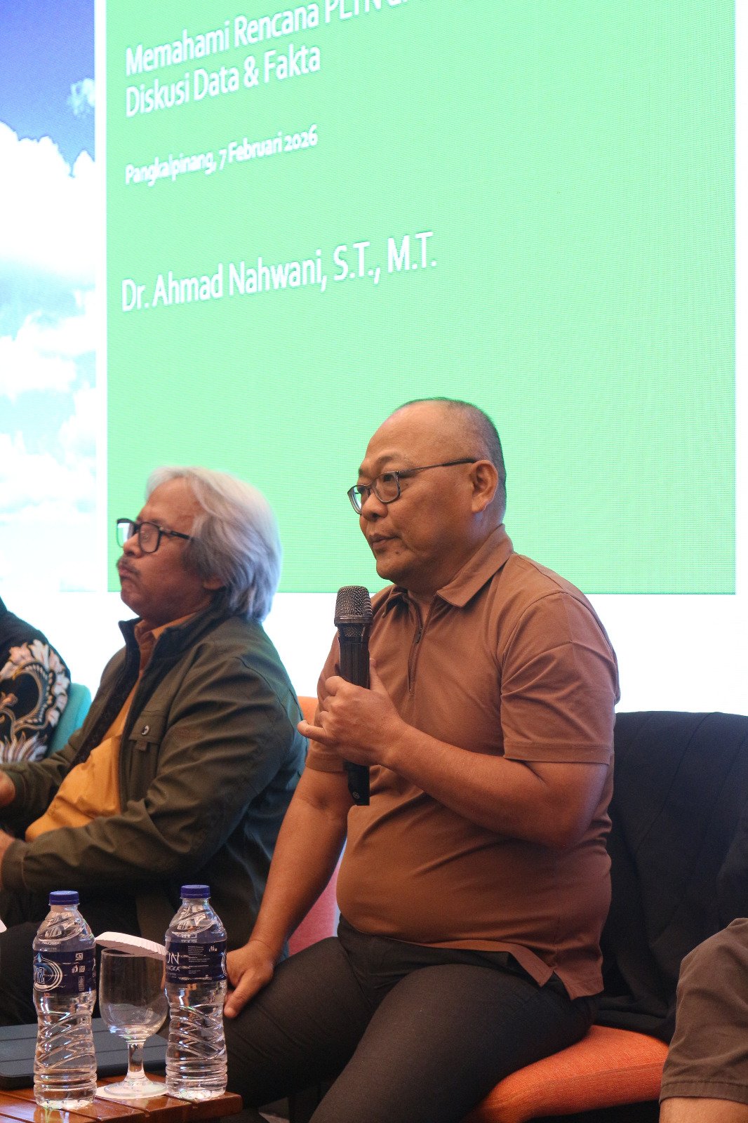 PJSBABEL.COM (PANGKALPINANG) – Polemik rencana pembangunan Pembangkit Listrik Tenaga Nuklir (PLTN) berbasis thorium di Bangka Belitung terus bergulir dan semakin dinamis. Di tengah penolakan survei tapak di Pulau Gelasa, muncul tawaran alternatif dari Bangka Utara. Senin (16/2/2026).