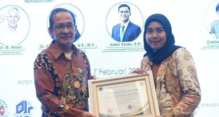 KBOBABEL.COM (PANGKALPINANG) – Rencana pembangunan Pembangkit Listrik Tenaga Nuklir (PLTN) di Bangka Belitung terus menjadi perhatian berbagai kalangan, termasuk akademisi. Dosen Program Studi Akuntansi STIE IBEK Pangkalpinang, Hendarti Tri S.M., S.E., M.Acc., Ak., CA., CSRS., menilai bahwa wacana tersebut perlu dipahami secara komprehensif, objektif, dan berbasis data ilmiah. Jumat (13/2/2026)