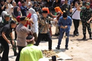 Pemprov Babel Tegaskan Komitmen Budaya, Festival Perang Ketupat Tempilang Sajikan Tradisi dan Wisata Lokal