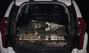 KBOBABEL.COM (Bangka Tengah)  – Fakta bahwa sebuah Pajero Sport ikut mengawal iring-iringan pengiriman timah ilegal di Bangka Belitung menjadi alarm keras bahwa praktik kejahatan sumber daya alam ini bukan kerja sporadis, melainkan operasi terorganisir dengan pola yang rapi. Selasa (10/2/2026)