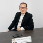 KBOBABEL.COM (Pangkalpinang) - Pengakuan HJ alias Sigit tentang hubungannya dengan dr Della Rianadita bukan sekadar kisah personal yang terseret arus sensasi. Ia telah menjelma menjadi ujian serius bagi integritas birokrasi di Kota Pangkalpinang. Ketika nama mantan Direktur RSUD Depati Hamzah terseret dalam pusaran isu moral, pernikahan kontroversial, hingga beredarnya konten vulgar, maka persoalannya tak lagi berhenti pada ranah privat. Ia memasuki wilayah etika jabatan dan akuntabilitas publik.