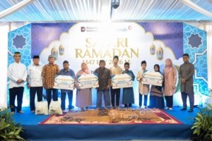 Safari Ramadan PT TIMAH Bawa Kebahagiaan bagi Fahri dan Soleh, Penerima Bantuan Tahfiz Quran dan Santunan Anak Yatim