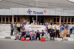 PT TIMAH Gelar Ramadan Berbagi di Sungailiat, Warga Terima Bantuan Sembako dan Takjil