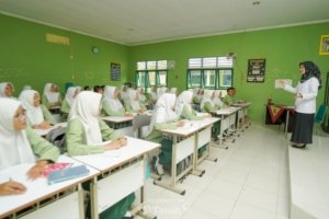 Seratus Pelajar Antusias Ikuti Kelas Beasiswa PT TIMAH Dua Pekan Setelah Dibuka