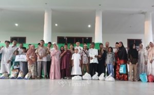 PT TIMAH dan Pemkab Bangka Barat Bersinergi, Bagikan Ratusan Paket Sembako untuk Warga