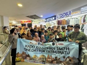 Ramadan Penuh Berkah, Noni Hidayat Arsani Bersama Lazismu Bahagiakan Anak Yatim di Pangkalpinang