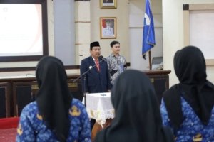 40 PNS Baru Dilantik di Pangkalpinang, Prof. Udin Ingatkan Pentingnya Pelayanan Publik
