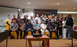 Ketua Komisi XII Bambang Patijaya Bukber Bareng Pimpinan Media, Bongkar Akar Masalah Tambang Babel