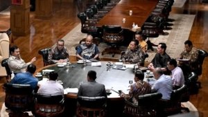 Prabowo Gelar Rapat Maraton Bersama Menteri, Soroti Pendidikan, Geopolitik dan Arus Mudik