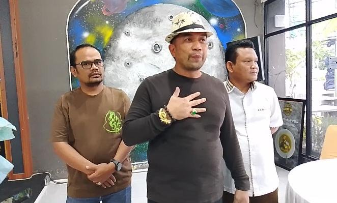 KBOBABEL.COM (PANGKALPINANG) – Kasus penetapan tersangka terhadap advokat DR Andi Kusuma oleh Polda Bangka Belitung dalam dugaan penipuan dan penggelapan dana Rp100 juta kian memanas dan membuka tabir yang lebih luas. Sabtu (4/4/2026)