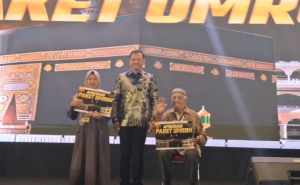 Hanta Yuda Rasyid Berangkatkan Umroh Tiga Sosok Penjaga Kantin Masa Sekolah