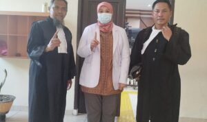 IMG-20260409-WA0316 KBOBABEL.COM (Pangkalpinang) — Sidang lanjutan perkara yang menjerat dr Ratna Setia Asih kembali memantik polemik tajam di ruang Tirta Pengadilan Negeri Pangkalpinang, Kamis (9/4/2026).