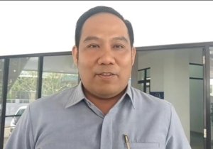 KBOBABEL.COM (PANGKALPINANG) — Sikap kooperatif ditunjukkan Adi Irawan dengan memenuhi pemanggilan Kejaksaan Negeri (Kejari) Kota Pangkalpinang, Senin (13/4/2026), dalam rangka memberikan klarifikasi terkait dugaan penyimpangan anggaran perjalanan dinas atau SPPD Tahun 2025