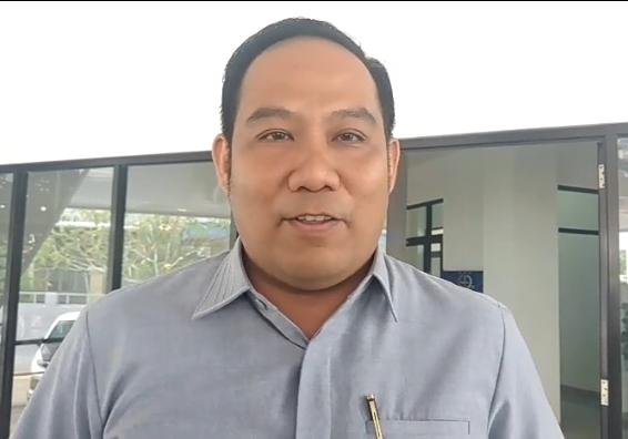 KBOBABEL.COM (PANGKALPINANG) — Sikap kooperatif ditunjukkan Adi Irawan dengan memenuhi pemanggilan Kejaksaan Negeri (Kejari) Kota Pangkalpinang, Senin (13/4/2026), dalam rangka memberikan klarifikasi terkait dugaan penyimpangan anggaran perjalanan dinas atau SPPD Tahun 2025