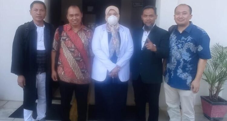 KBOBABEL.COM (PANGKALPINANG) — Sidang lanjutan perkara dugaan kelalaian medis yang menjerat dr Ratna Setia Asih kembali menghadirkan fakta krusial yang berpotensi menggeser arah pembuktian. Dalam persidangan di ruang Tirta Pengadilan Negeri Pangkalpinang, Kamis (16/4/2026), keterangan saksi ahli justru memperlihatkan bahwa kondisi pasien tidak sesederhana seperti yang dituduhkan dalam dakwaan.