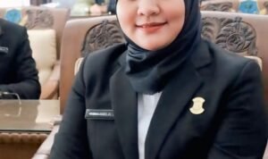 KBOBABEL.COM (PANGKALPINANG) — Momentum peringatan Raden Ajeng Kartini kembali menjadi refleksi penting bagi peran perempuan dalam kehidupan sosial dan pembangunan. Anggota DPRD Kota Pangkalpinang dari Daerah Pemilihan Gerunggang, Riska Amelia, SE, menegaskan bahwa perempuan Indonesia harus semakin peka dan peduli terhadap aspirasi masyarakat. Selasa (21/4/2026)