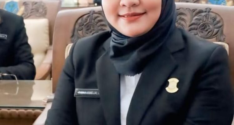 KBOBABEL.COM (PANGKALPINANG) — Momentum peringatan Raden Ajeng Kartini kembali menjadi refleksi penting bagi peran perempuan dalam kehidupan sosial dan pembangunan. Anggota DPRD Kota Pangkalpinang dari Daerah Pemilihan Gerunggang, Riska Amelia, SE, menegaskan bahwa perempuan Indonesia harus semakin peka dan peduli terhadap aspirasi masyarakat. Selasa (21/4/2026)
