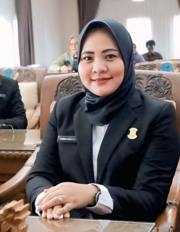 KBOBABEL.COM (PANGKALPINANG) — Momentum peringatan Raden Ajeng Kartini kembali menjadi refleksi penting bagi peran perempuan dalam kehidupan sosial dan pembangunan. Anggota DPRD Kota Pangkalpinang dari Daerah Pemilihan Gerunggang, Riska Amelia, SE, menegaskan bahwa perempuan Indonesia harus semakin peka dan peduli terhadap aspirasi masyarakat. Selasa (21/4/2026)
