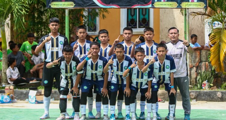 KBOBABEL.COM (BANGKA) — MTs Plus Bahrul Ulum (PBu) Islamic Center menorehkan prestasi gemilang dalam ajang Alma Festival 2026 dengan menunjukkan dominasi penuh di cabang olahraga futsal. Madrasah ini berhasil menyabet Juara 1 dan Juara 2 dalam turnamen futsal antar pelajar se-Bangka Belitung kategori SMP/MTs. Kamis (23/4/2026)